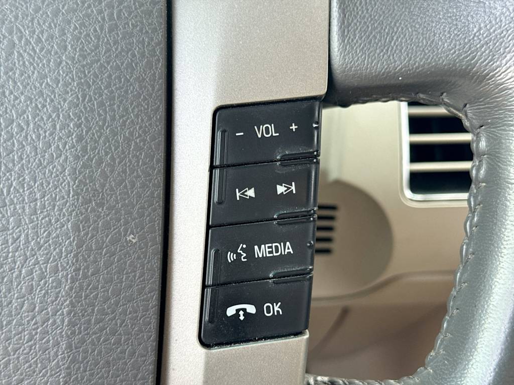 Thumbnail: 2010 Ford Flex - 18