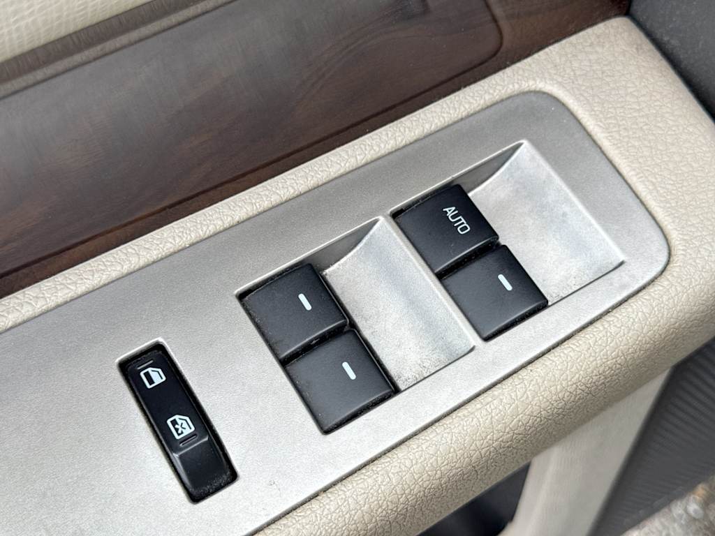 Thumbnail: 2010 Ford Flex - 16