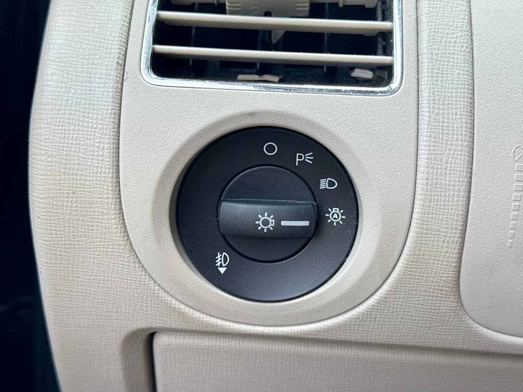 Thumbnail: 2010 Ford Flex - 19