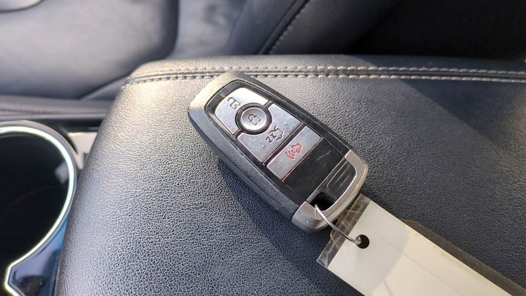 Thumbnail: 2018 Ford Edge - 16