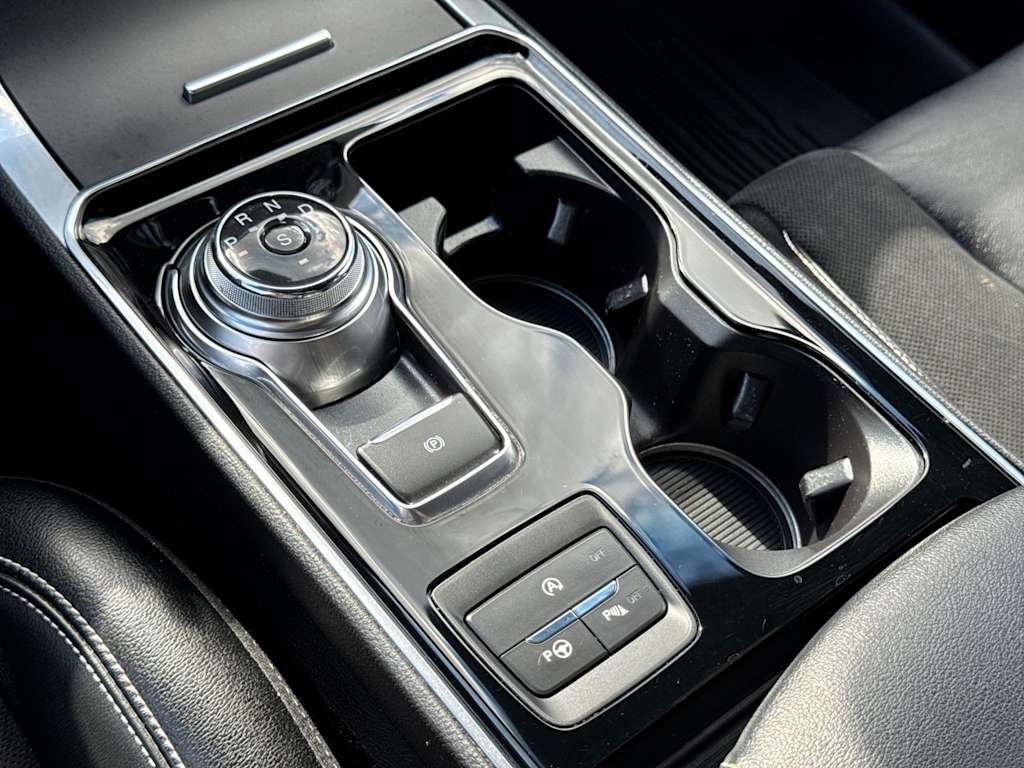 Thumbnail: 2020 Ford Edge - 36