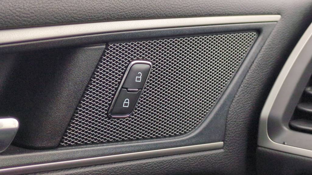 Thumbnail: 2019 Ford Edge - 32