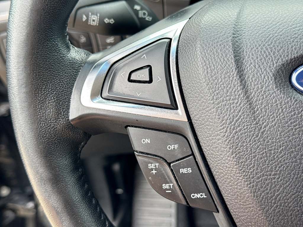 Thumbnail: 2021 Ford Edge - 28
