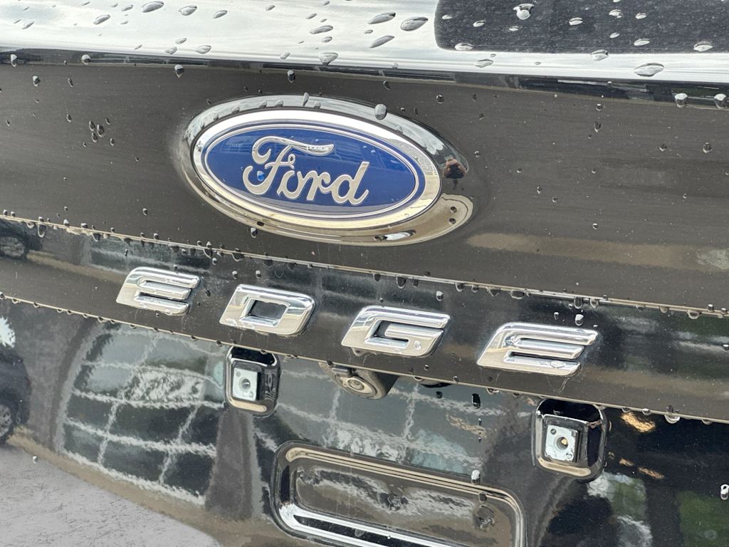 Thumbnail: 2021 Ford Edge - 24