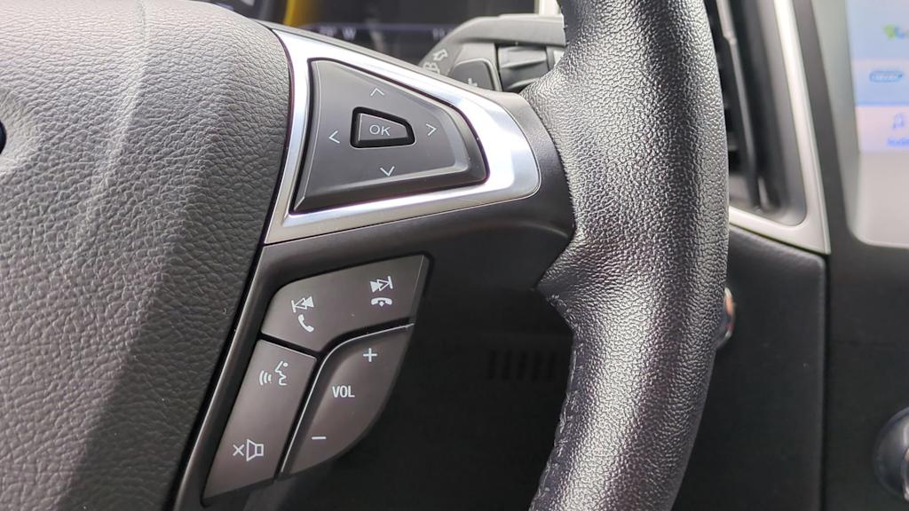 Thumbnail: 2020 Ford Edge - 21