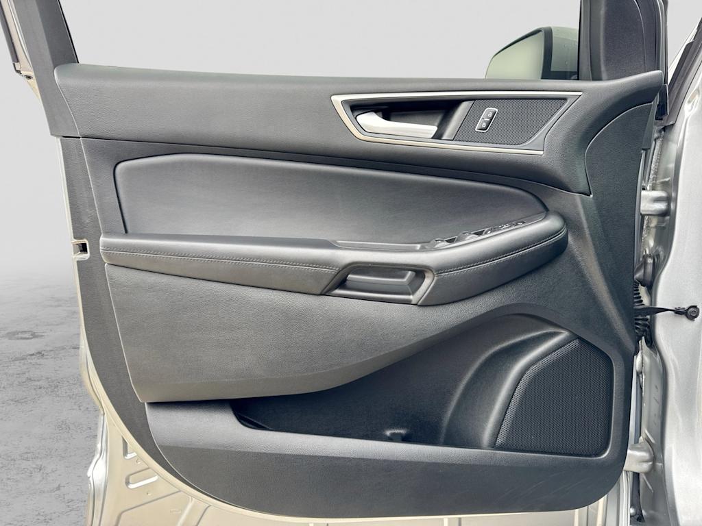 Thumbnail: 2023 Ford Edge - 32