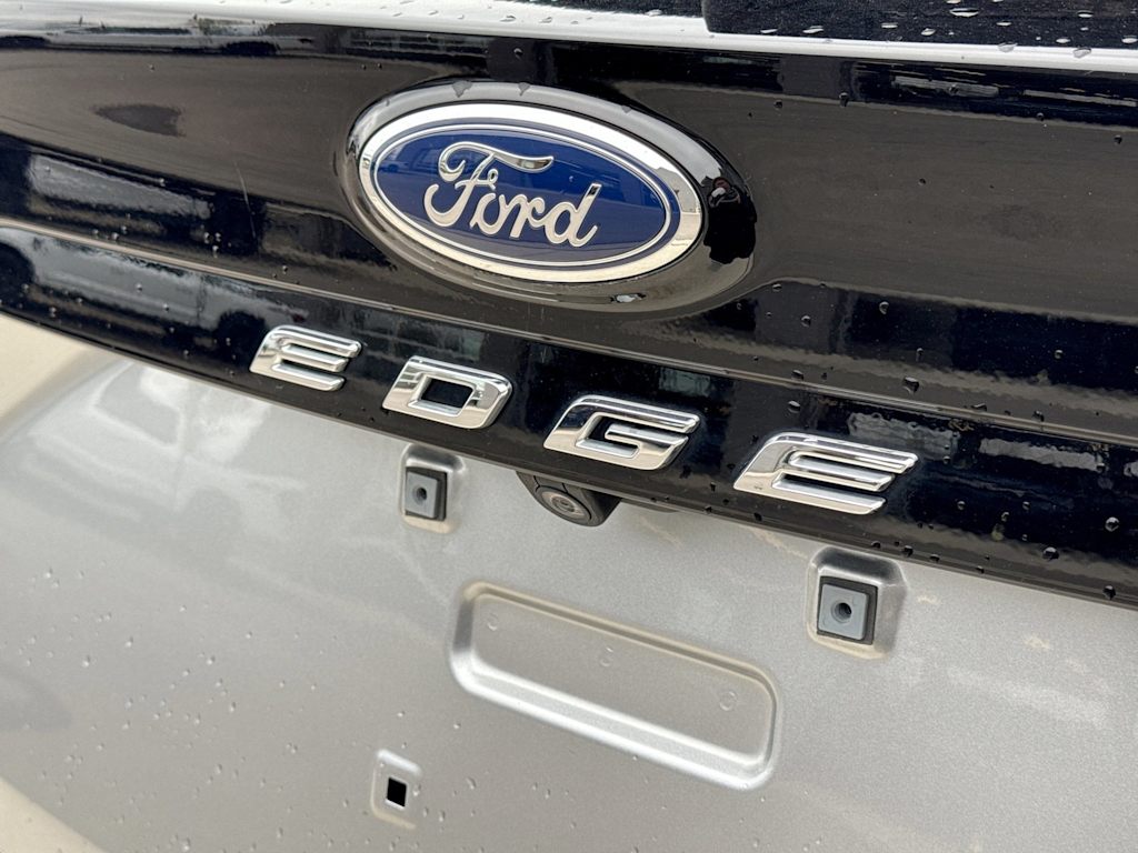Thumbnail: 2023 Ford Edge - 23