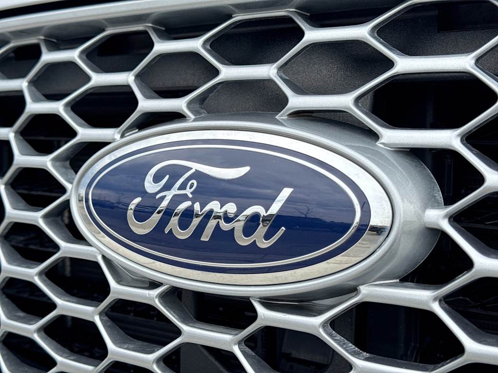 Thumbnail: 2023 Ford Edge - 4