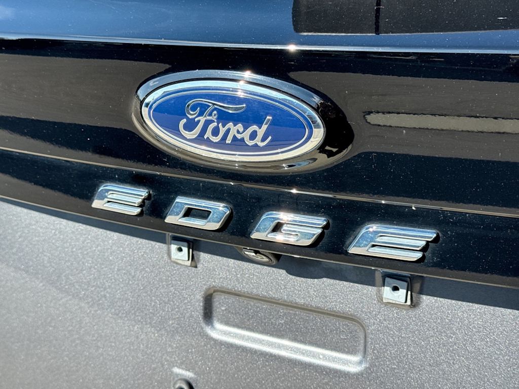 Thumbnail: 2021 Ford Edge - 24