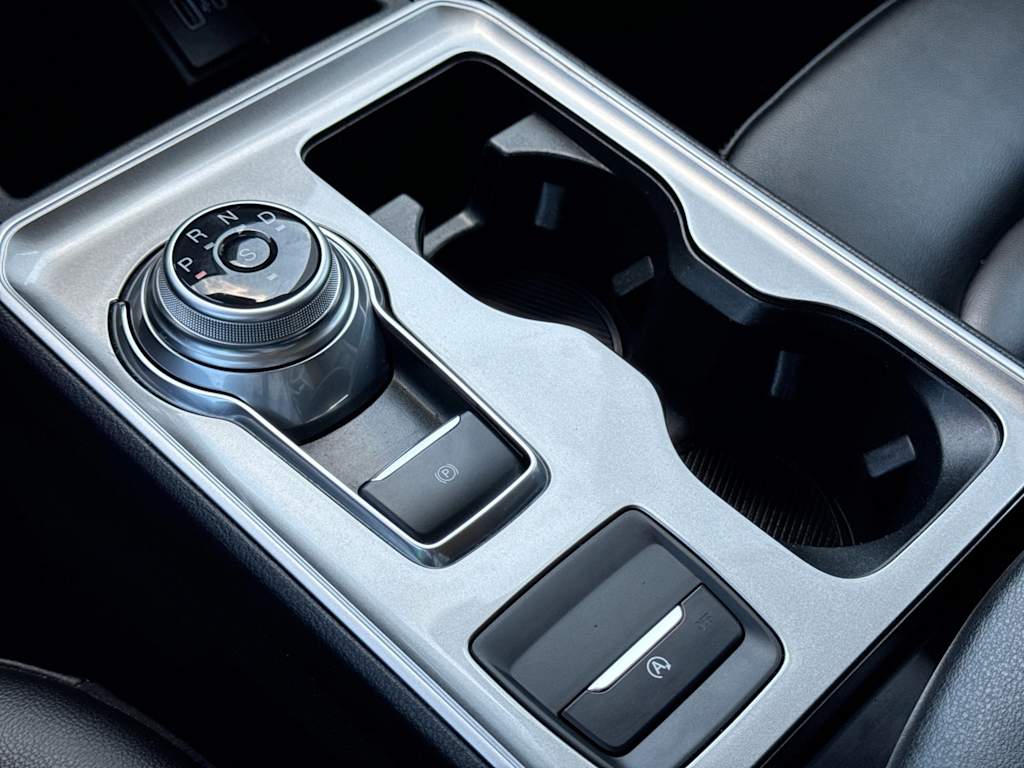 Thumbnail: 2023 Ford Edge - 32