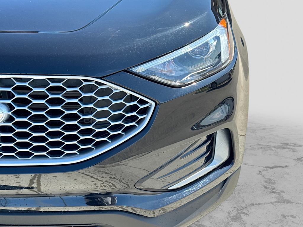 Thumbnail: 2023 Ford Edge - 17