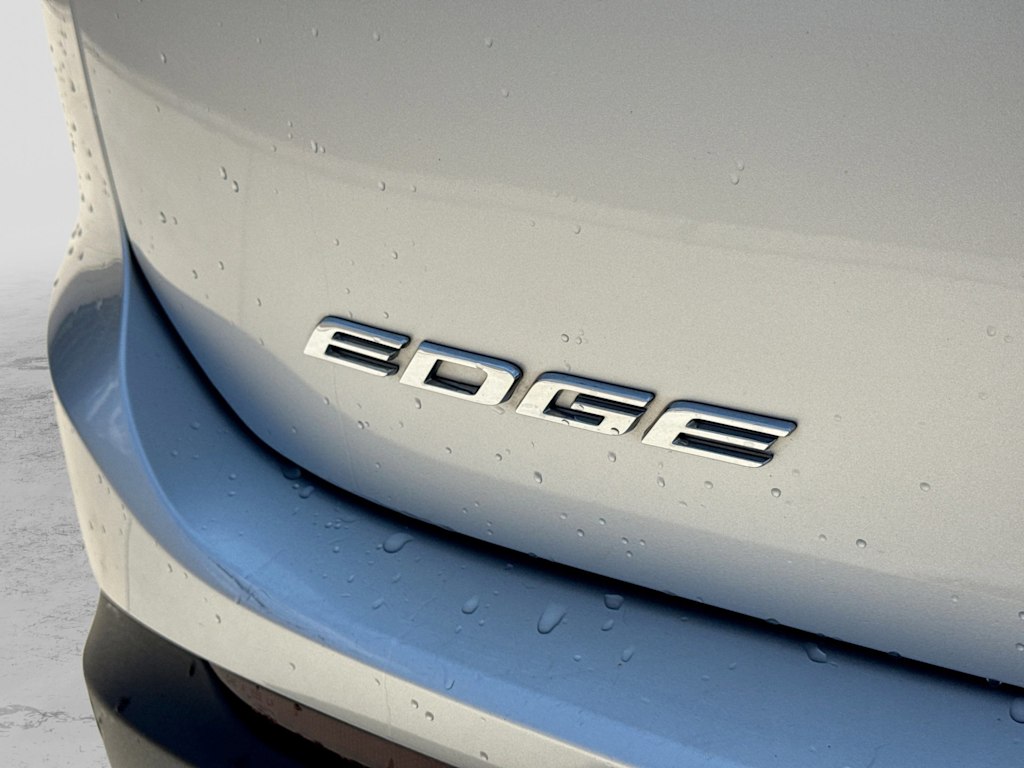 Thumbnail: 2017 Ford Edge - 24