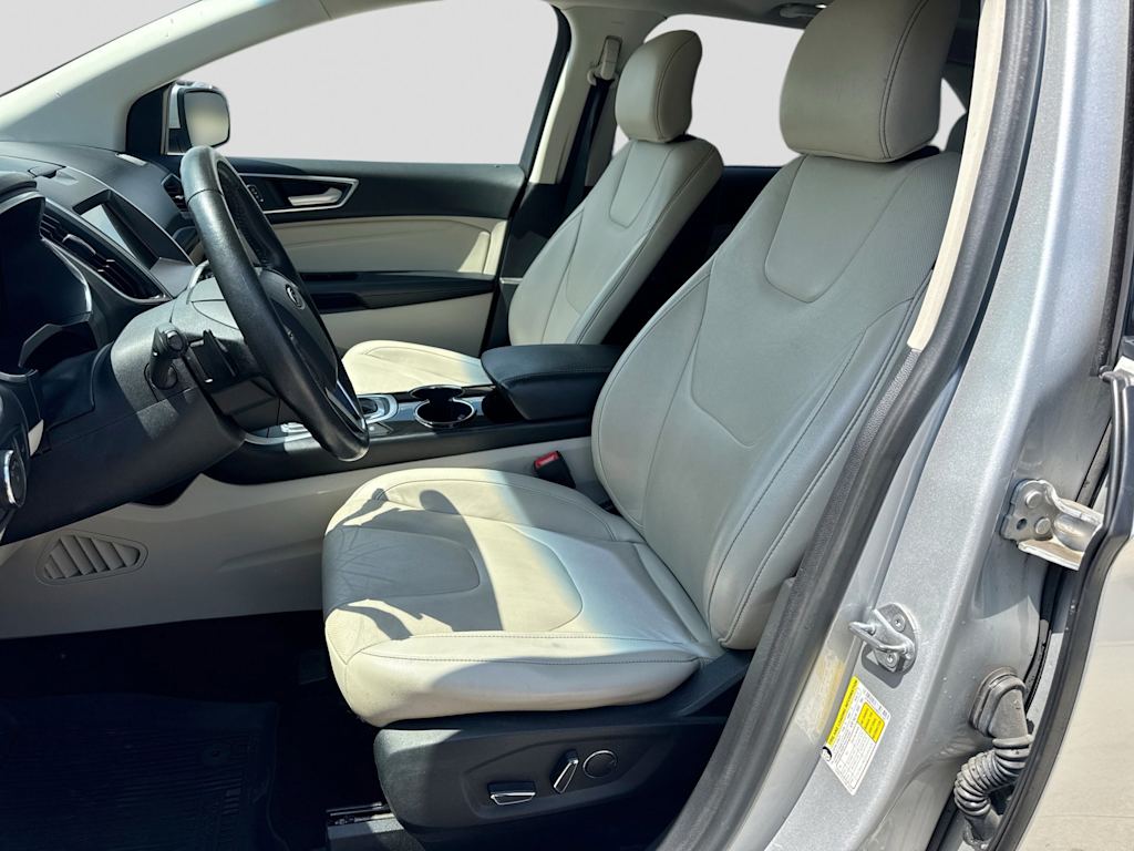 Thumbnail: 2017 Ford Edge - 9