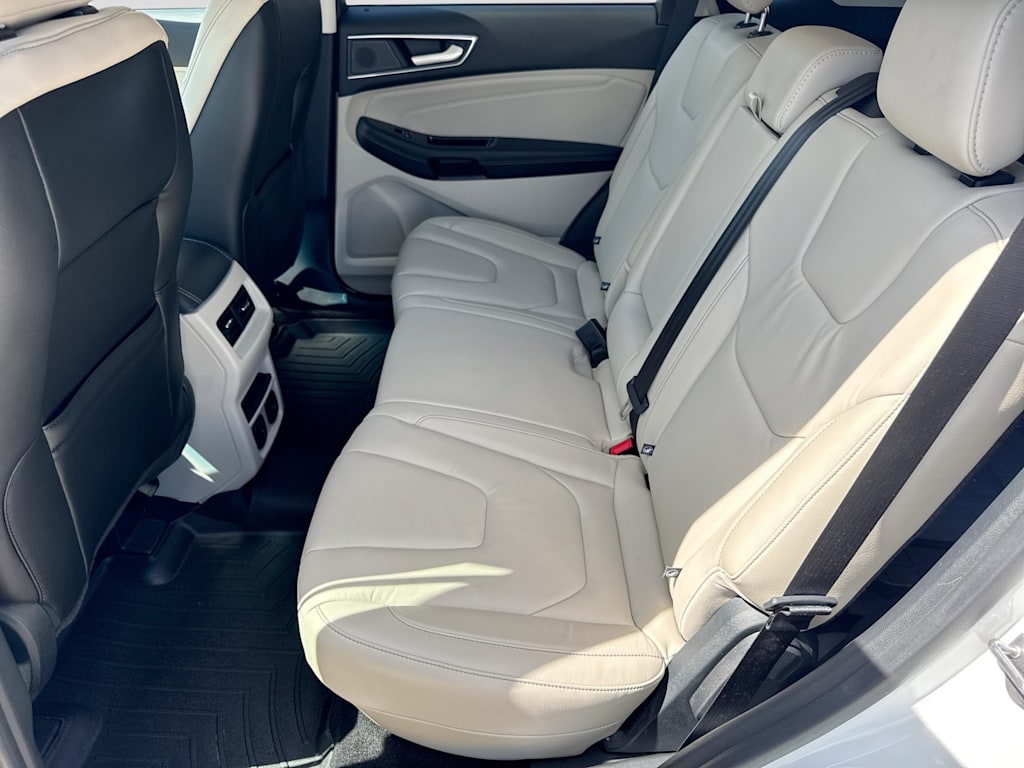 Thumbnail: 2020 Ford Edge - 26