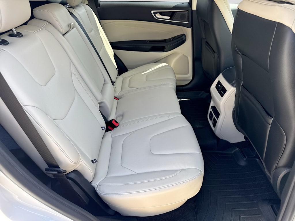 Thumbnail: 2020 Ford Edge - 27