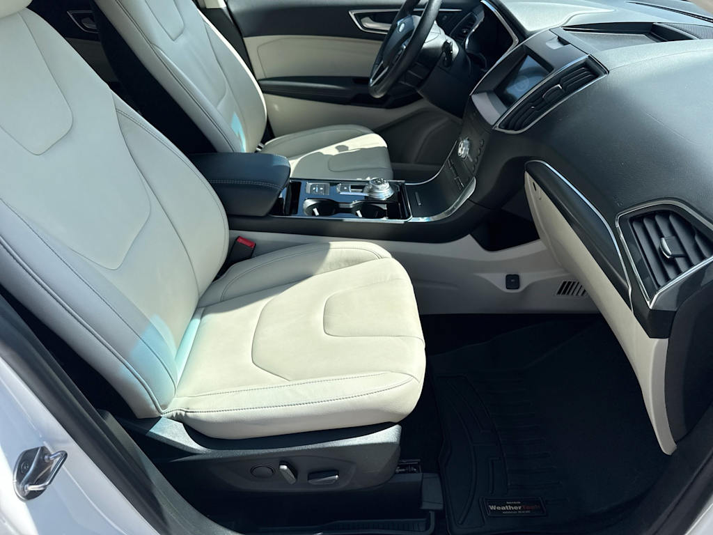 Thumbnail: 2020 Ford Edge - 10