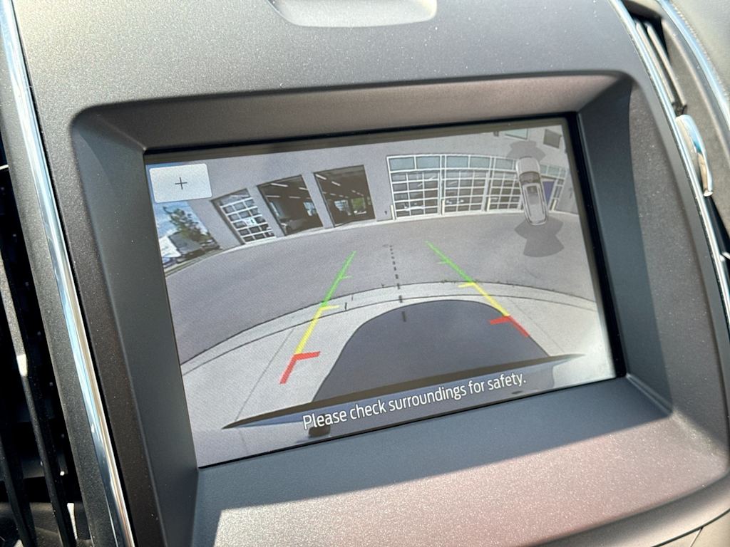 Thumbnail: 2020 Ford Edge - 32