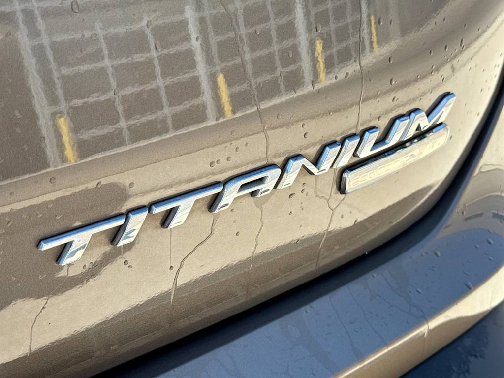 Thumbnail: 2019 Ford Edge - 25