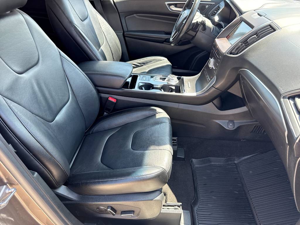 Thumbnail: 2019 Ford Edge - 10