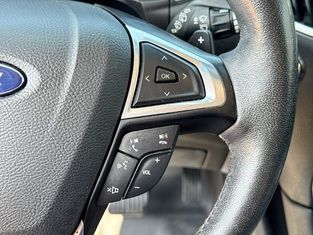 Thumbnail: 2015 Ford Edge - 30