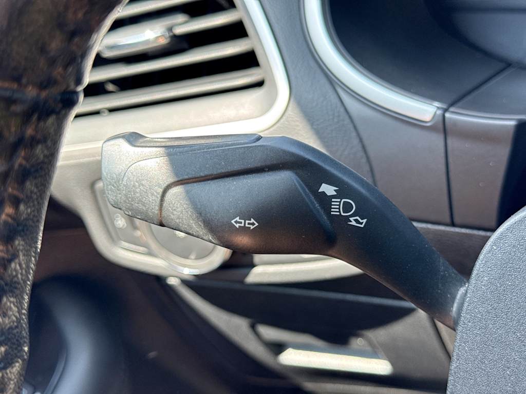 Thumbnail: 2015 Ford Edge - 32