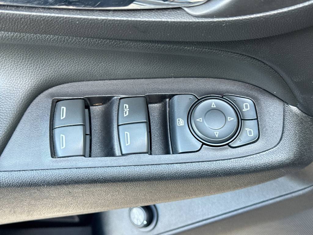 Thumbnail: 2019 Chevrolet Equinox - 16