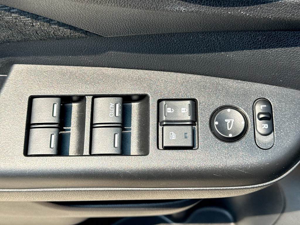 Thumbnail: 2015 Honda CR-V - 23