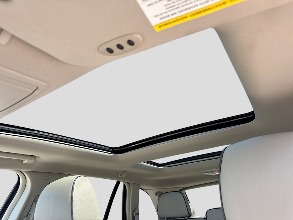 Thumbnail: 2015 Lincoln MKX - 26