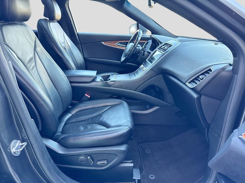 Thumbnail: 2019 Lincoln Nautilus - 6