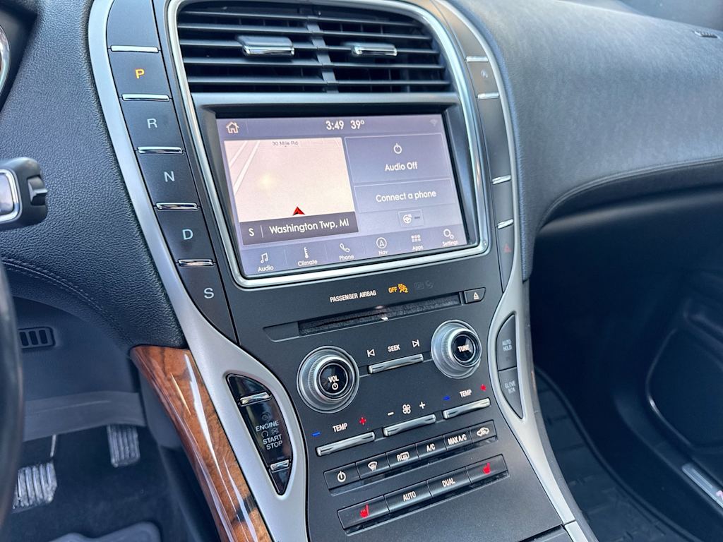 Thumbnail: 2019 Lincoln Nautilus - 10