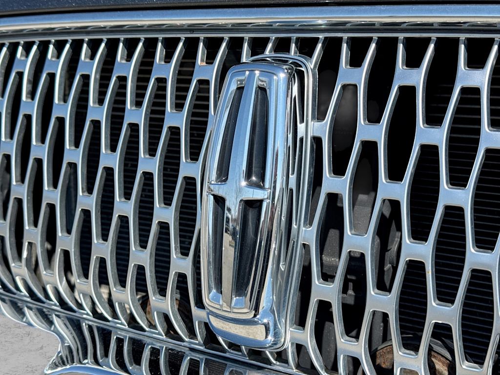 Thumbnail: 2019 Lincoln Nautilus - 4