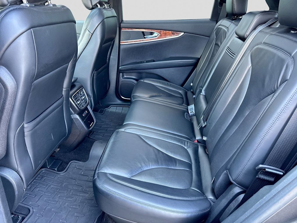 Thumbnail: 2019 Lincoln Nautilus - 8