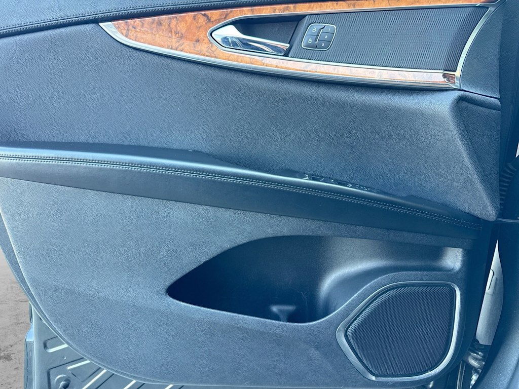 Thumbnail: 2019 Lincoln Nautilus - 31