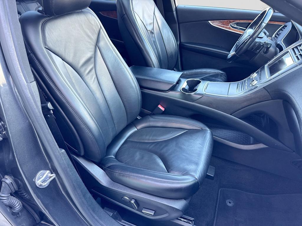Thumbnail: 2019 Lincoln Nautilus - 25