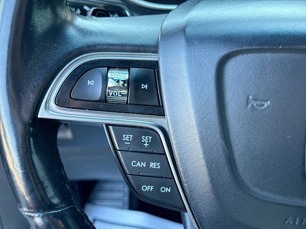 Thumbnail: 2019 Lincoln Nautilus - 26