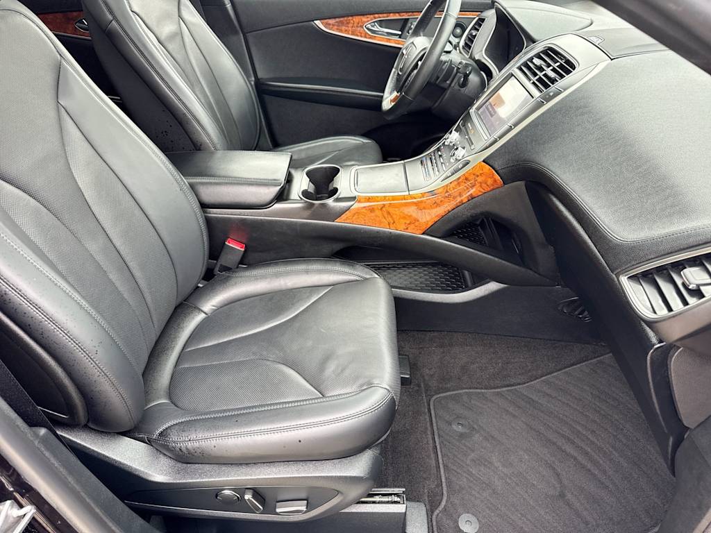Thumbnail: 2020 Lincoln Nautilus - 10