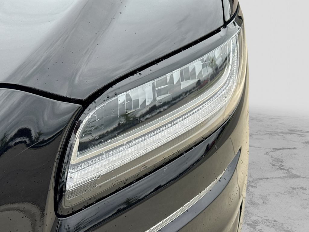 Thumbnail: 2020 Lincoln Nautilus - 22