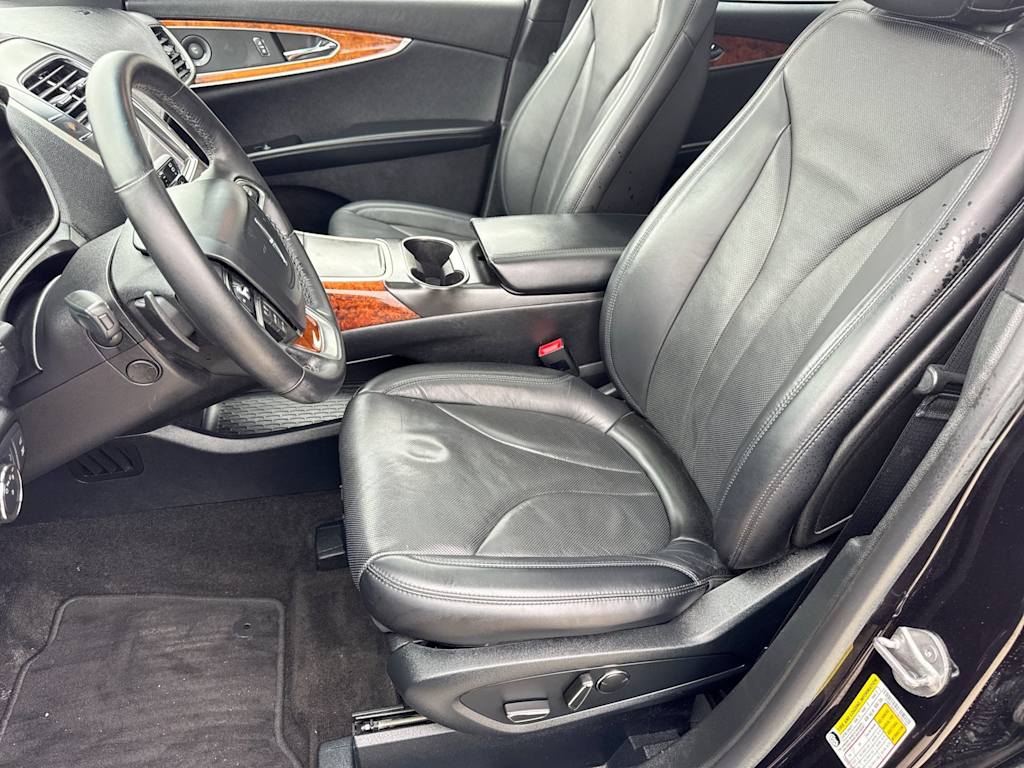 Thumbnail: 2020 Lincoln Nautilus - 9