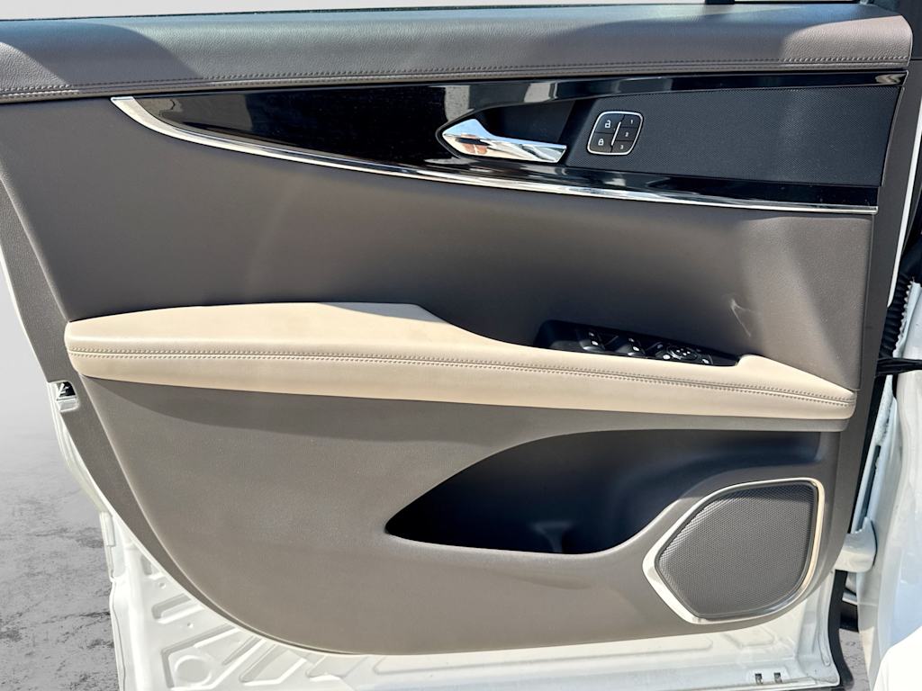 Thumbnail: 2023 Lincoln Nautilus - 32