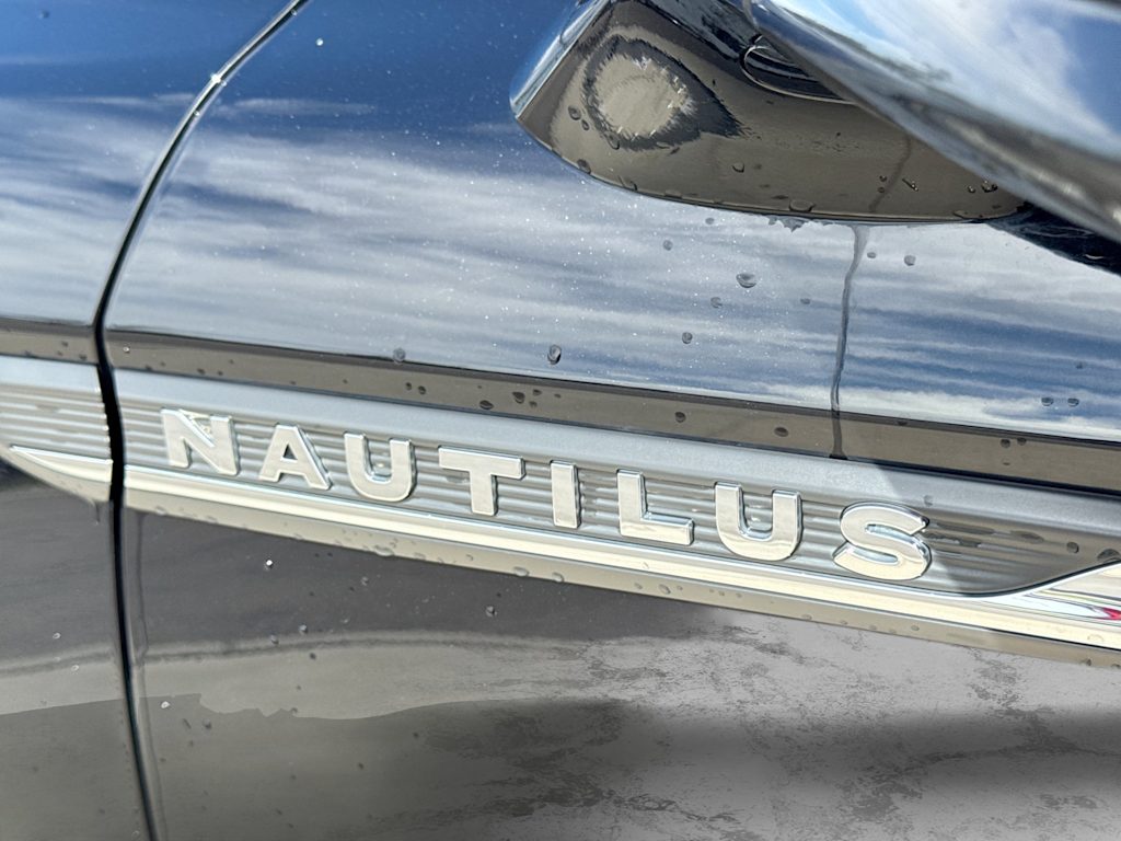 Thumbnail: 2019 Lincoln Nautilus - 6