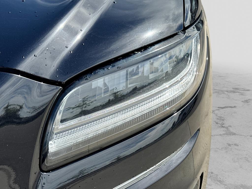 Thumbnail: 2019 Lincoln Nautilus - 22