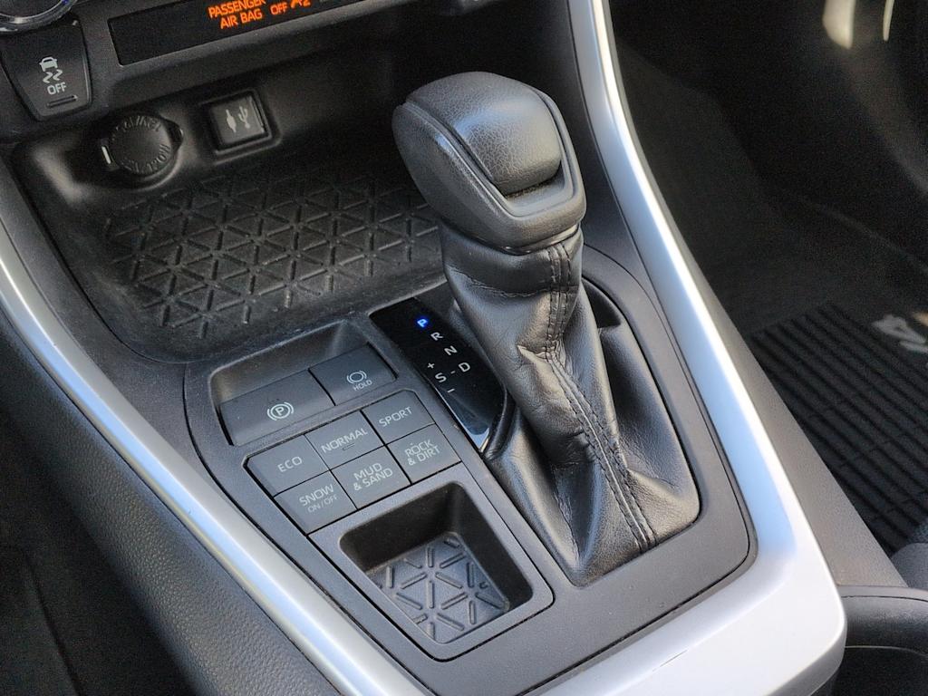 Thumbnail: 2019 Toyota RAV4 - 15