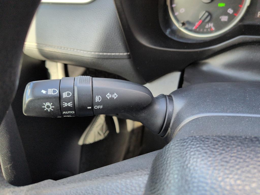 Thumbnail: 2019 Toyota RAV4 - 32