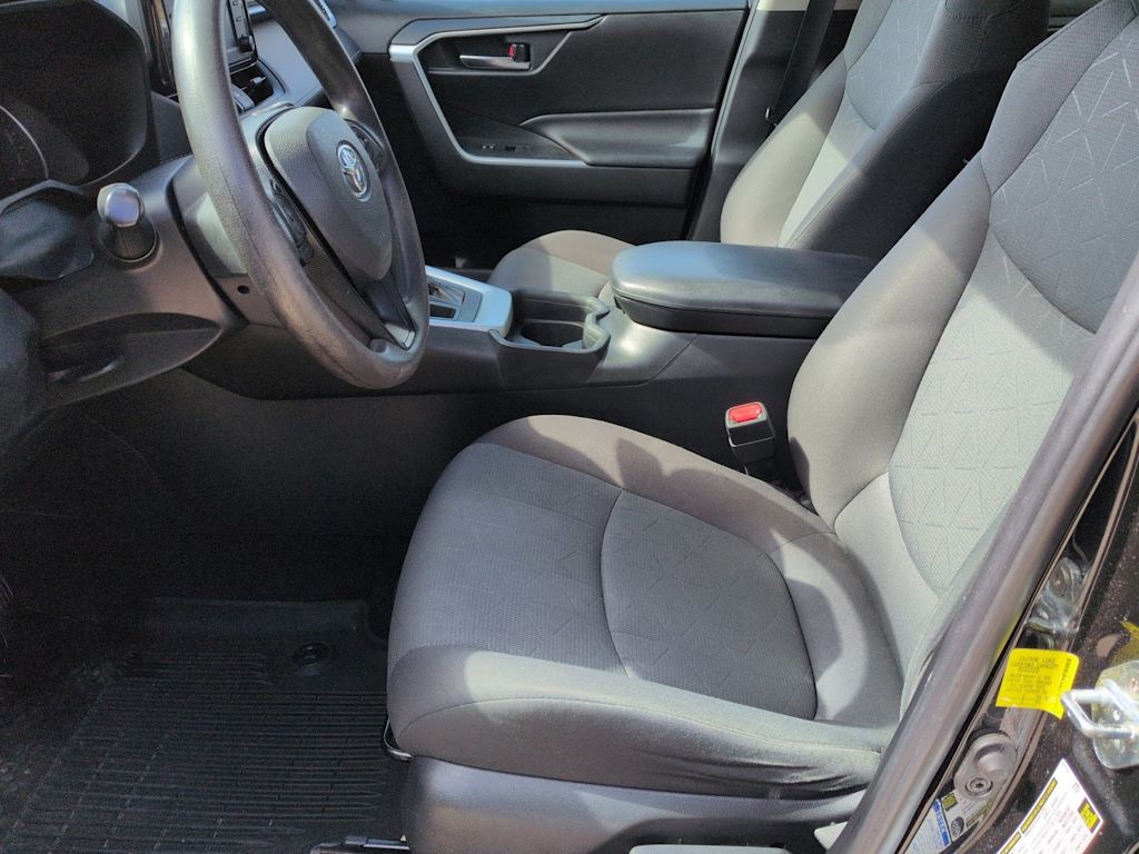Thumbnail: 2019 Toyota RAV4 - 10