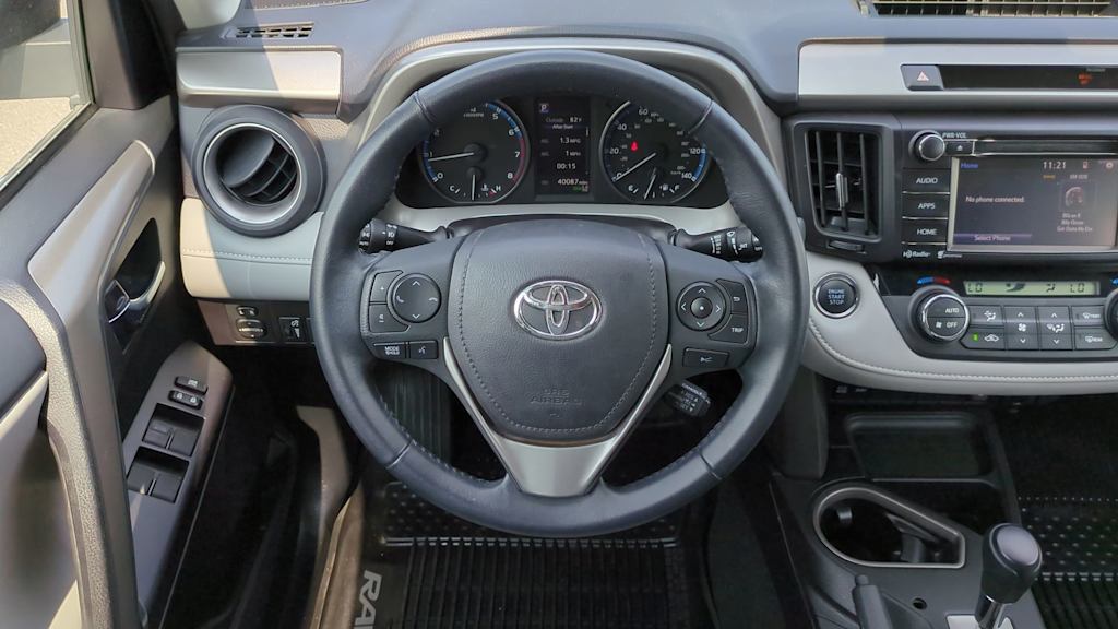 2018 Toyota RAV4 XLE 8