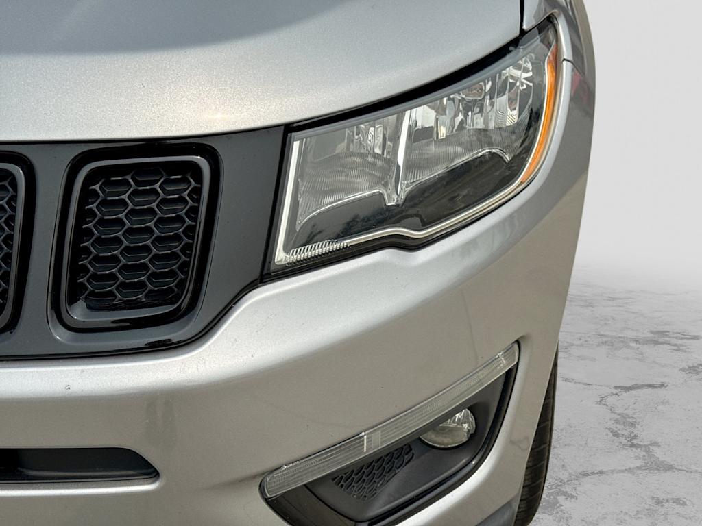 Thumbnail: 2018 Jeep Compass - 23