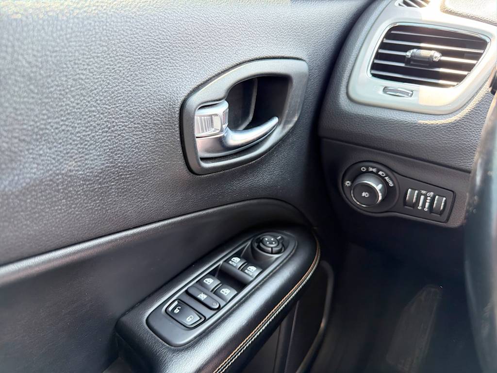 Thumbnail: 2020 Jeep Compass - 20