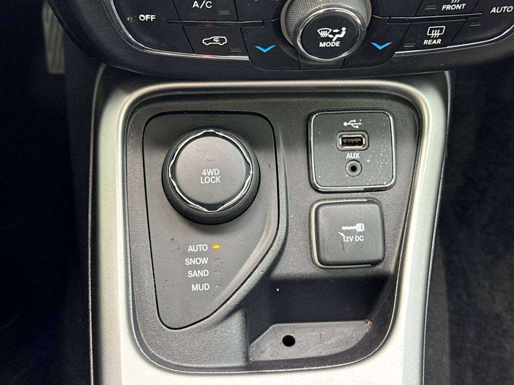 Thumbnail: 2018 Jeep Compass - 34