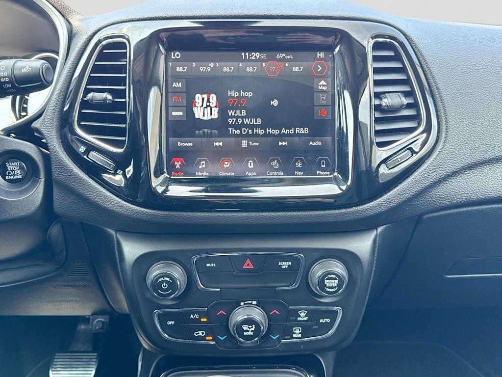 Thumbnail: 2018 Jeep Compass - 13