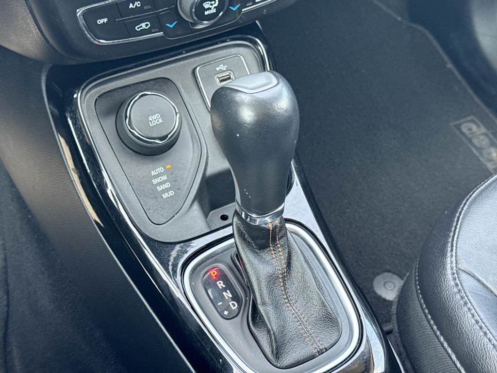 Thumbnail: 2018 Jeep Compass - 14